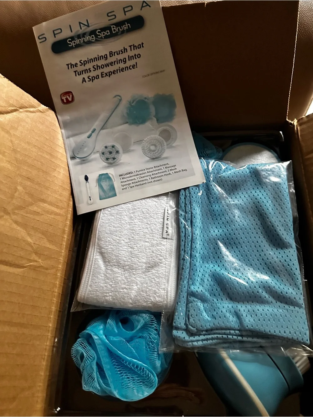 Spinning Spa Brush with Blue Bath Accessories